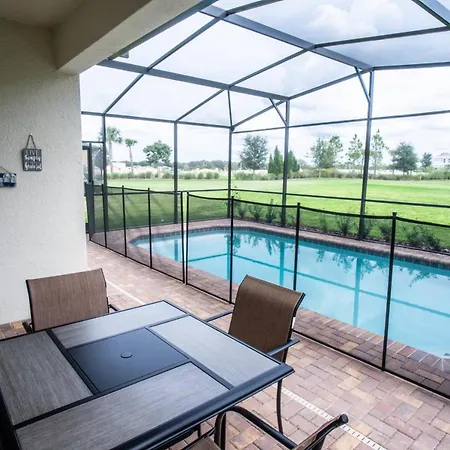 Cozy Villa With Pool At Solterra Resort